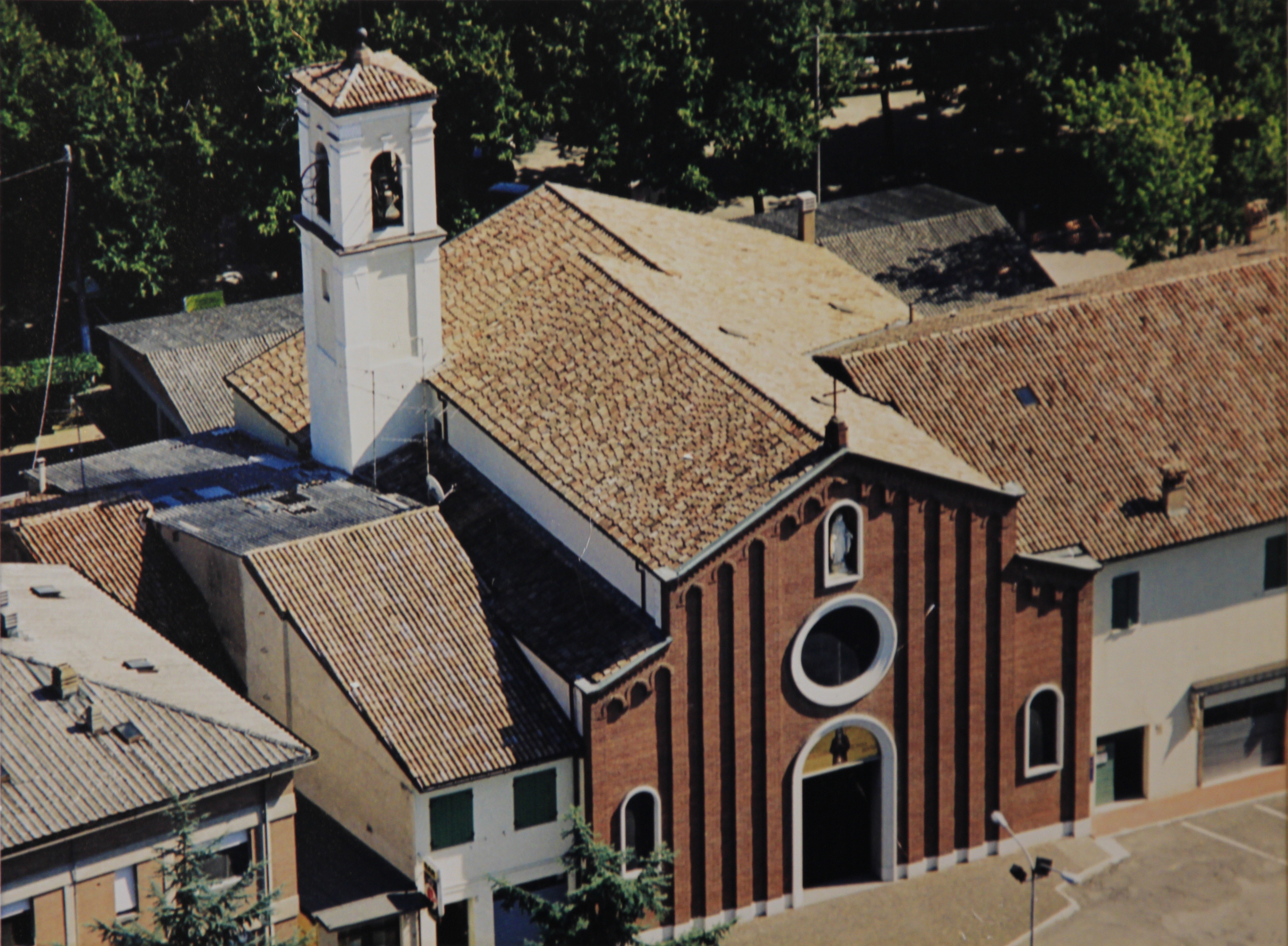 Chiesa Bagnolo in Piano 025